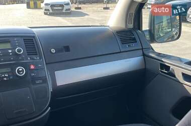 Минивэн Volkswagen Multivan 2003 в 
