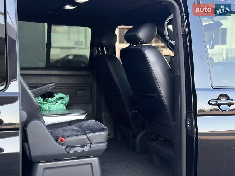 Минивэн Volkswagen Multivan 2010 в Одессе