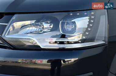 Минивэн Volkswagen Multivan 2010 в 