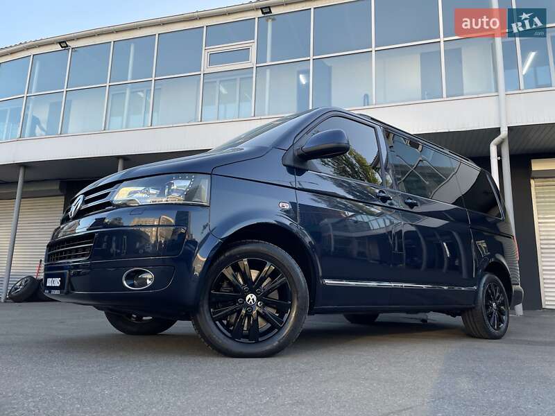 Минивэн Volkswagen Multivan 2015 в Киеве