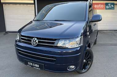 Минивэн Volkswagen Multivan 2015 в 