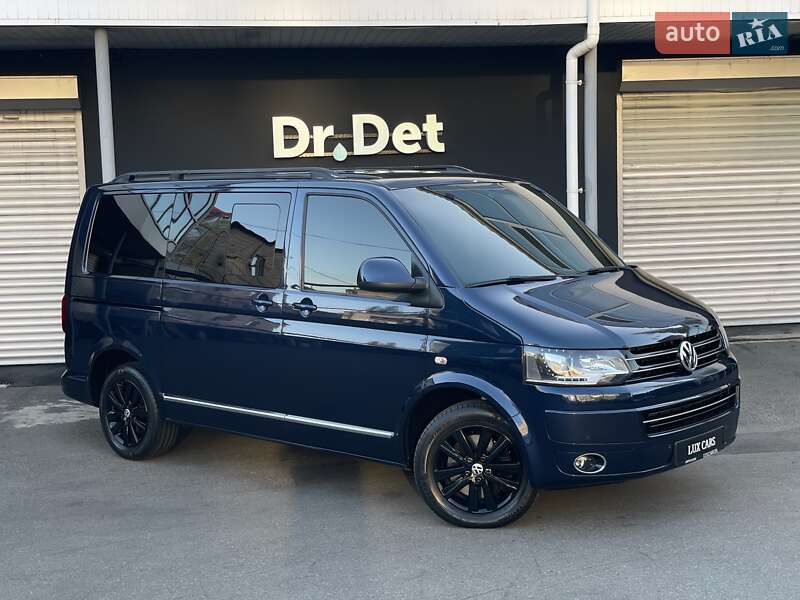 Минивэн Volkswagen Multivan 2015 в 