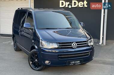 Минивэн Volkswagen Multivan 2015 в 
