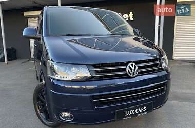 Минивэн Volkswagen Multivan 2015 в 
