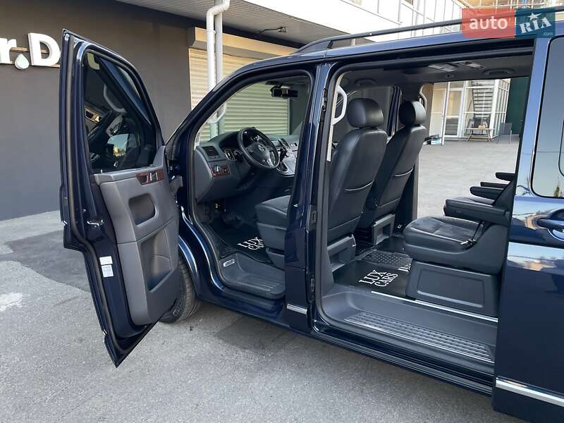 Минивэн Volkswagen Multivan 2015 в Киеве