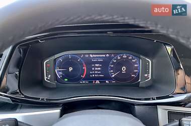 Минивэн Volkswagen Multivan 2020 в 