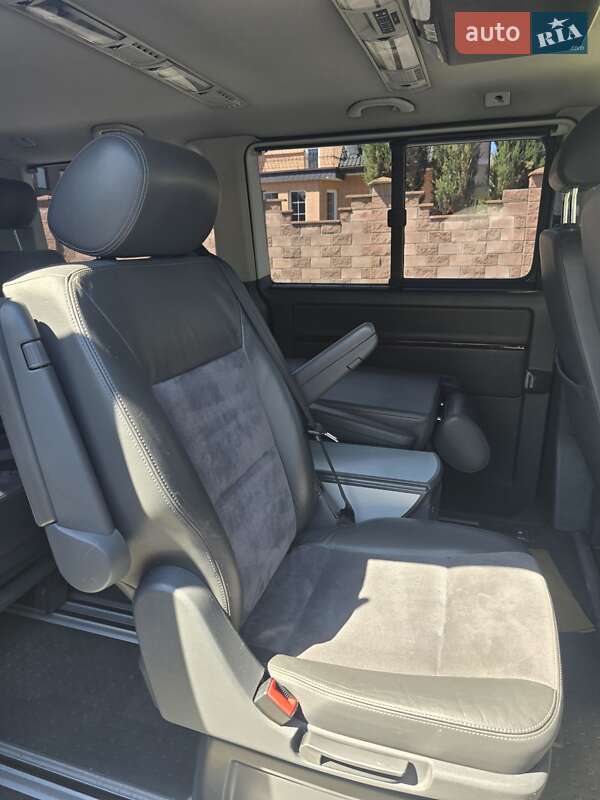 Минивэн Volkswagen Multivan 2012 в Луцке