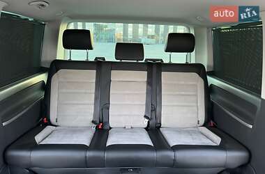 Мінівен Volkswagen Multivan 2017 в 