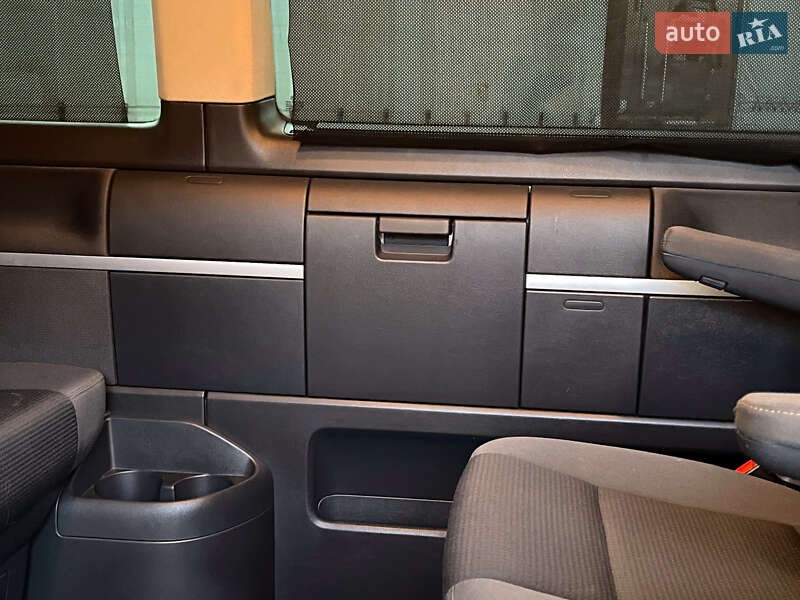 Мінівен Volkswagen Multivan 2011 в Дніпрі