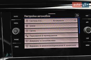Минивэн Volkswagen Multivan 2020 в 