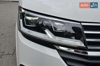 Минивэн Volkswagen Multivan 2020 в 