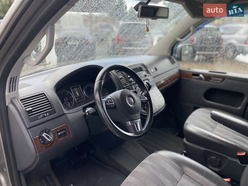 Минивэн Volkswagen Multivan 2012 в Киеве