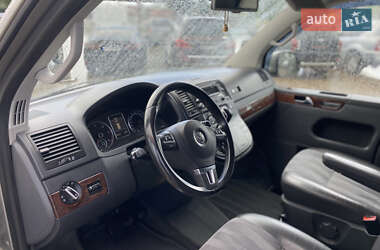 Минивэн Volkswagen Multivan 2012 в 