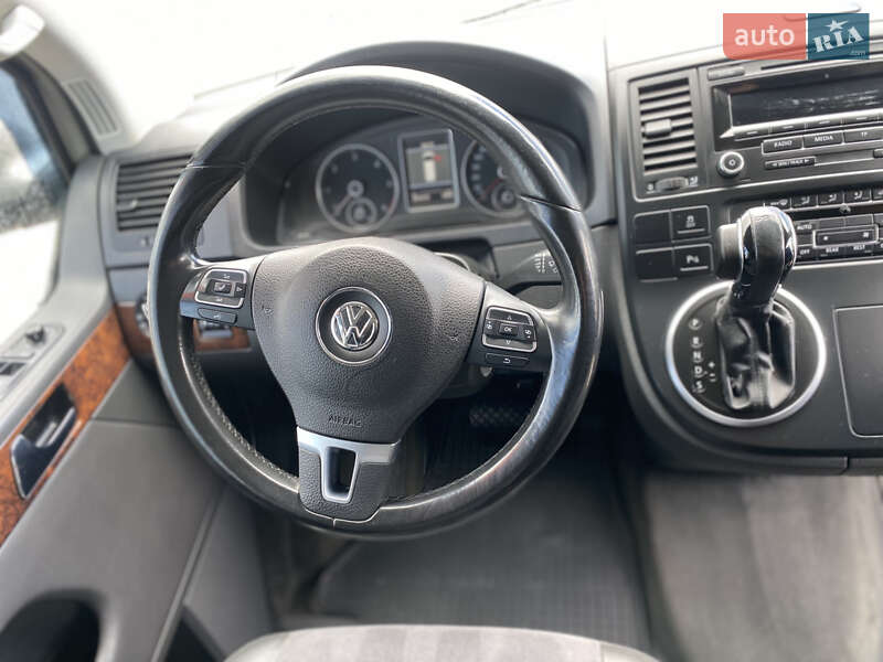 Минивэн Volkswagen Multivan 2012 в Киеве
