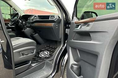 Мінівен Volkswagen Multivan 2020 в 