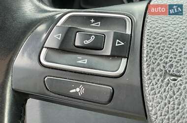 Минивэн Volkswagen Multivan 2013 в 