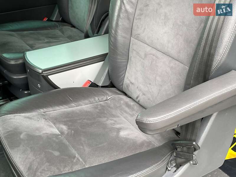 Мінівен Volkswagen Multivan 2013 в Києві