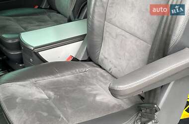 Минивэн Volkswagen Multivan 2013 в 