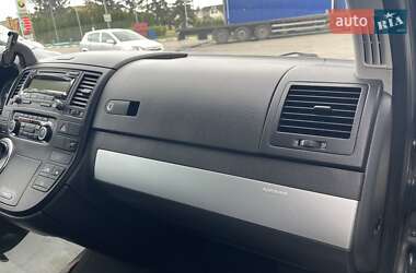 Мінівен Volkswagen Multivan 2011 в 