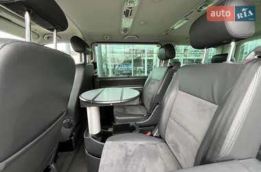 Мінівен Volkswagen Multivan 2011 в 