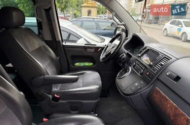 Мінівен Volkswagen Multivan 2011 в 