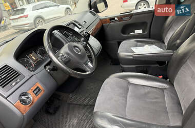 Мінівен Volkswagen Multivan 2011 в 
