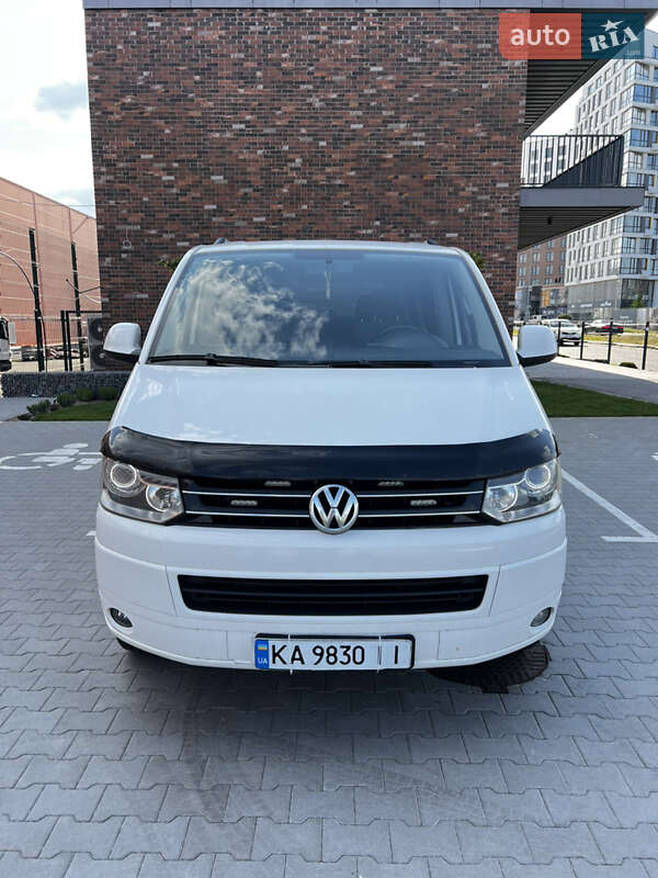 Минивэн Volkswagen Multivan 2010 в Киеве
