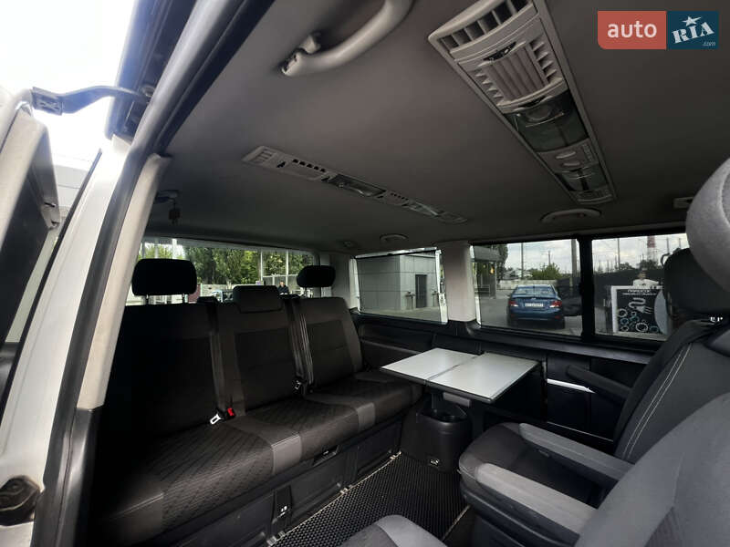 Минивэн Volkswagen Multivan 2010 в Киеве