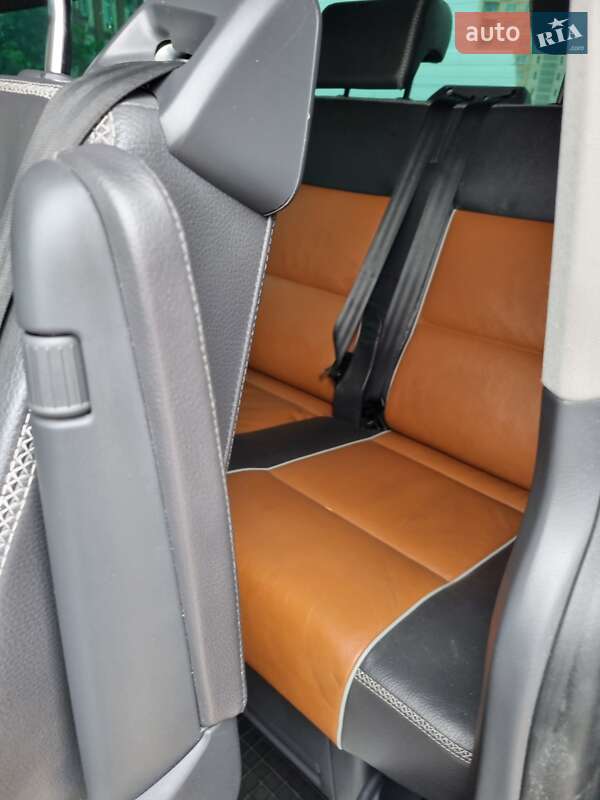 Минивэн Volkswagen Multivan 2011 в Харькове