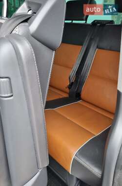 Мінівен Volkswagen Multivan 2011 в 
