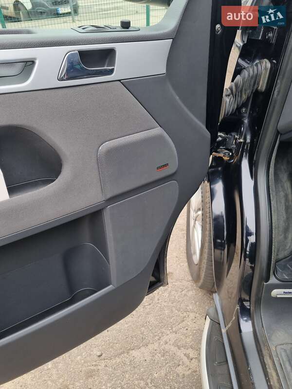 Минивэн Volkswagen Multivan 2011 в Харькове