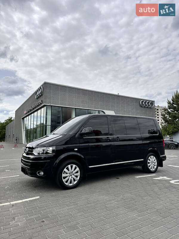 Минивэн Volkswagen Multivan 2012 в Харькове