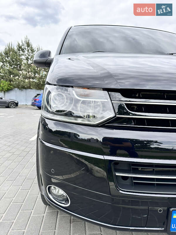 Минивэн Volkswagen Multivan 2012 в Харькове