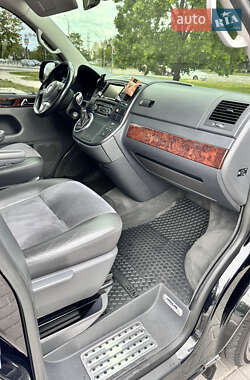 Минивэн Volkswagen Multivan 2012 в 