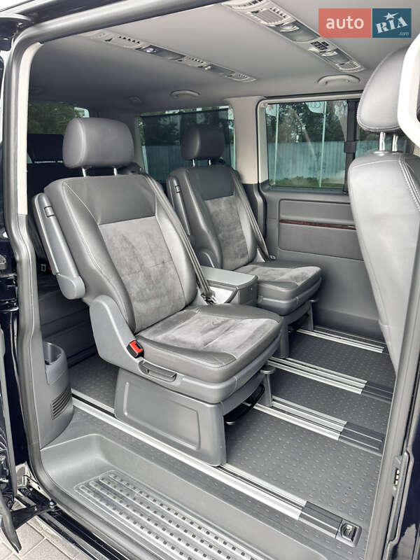 Минивэн Volkswagen Multivan 2012 в Харькове