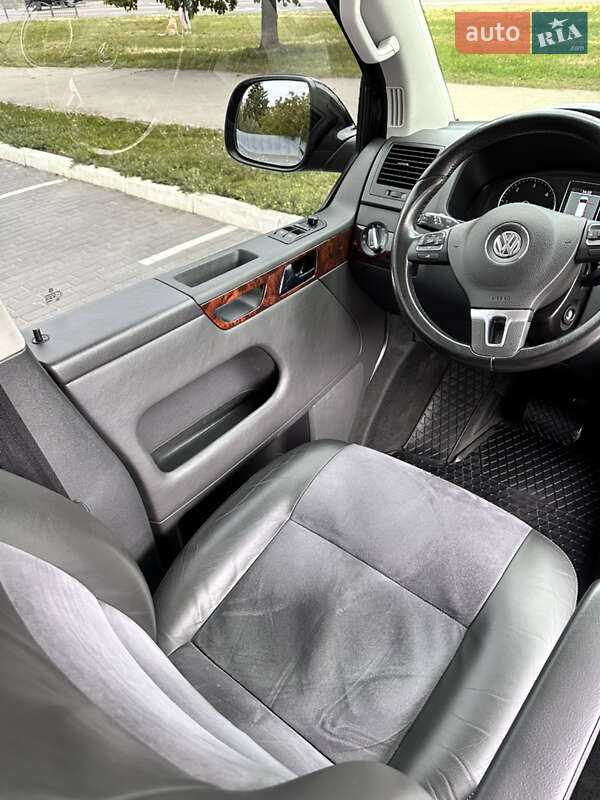 Минивэн Volkswagen Multivan 2012 в Харькове
