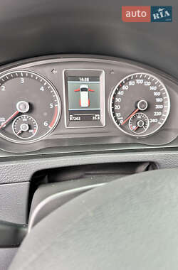 Минивэн Volkswagen Multivan 2012 в 