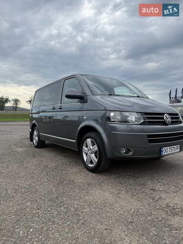 Минивэн Volkswagen Multivan 2010 в Одессе