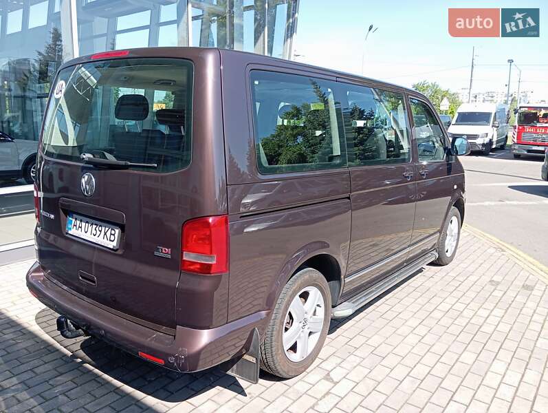 Минивэн Volkswagen Multivan 2011 в Киеве