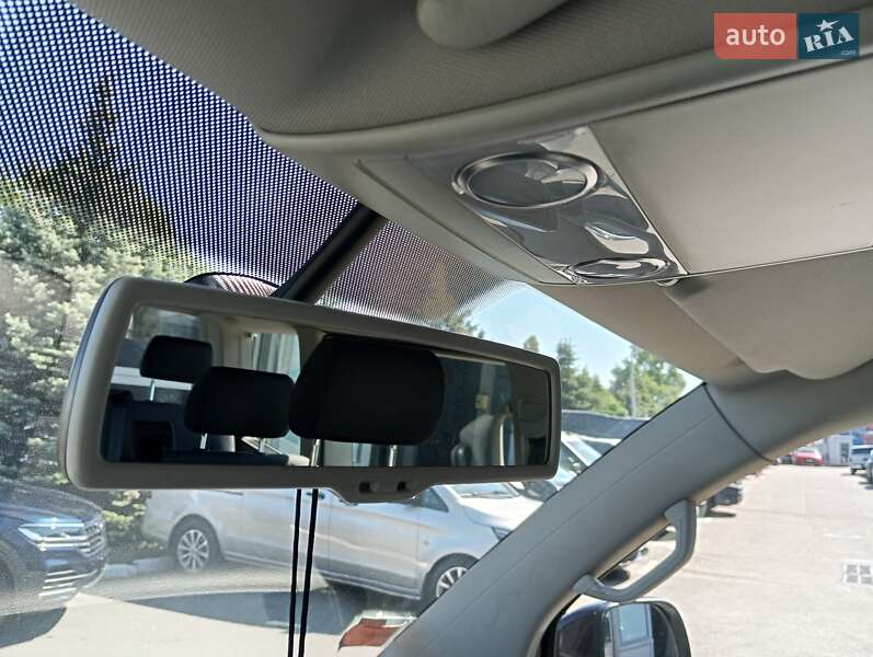 Минивэн Volkswagen Multivan 2011 в Киеве