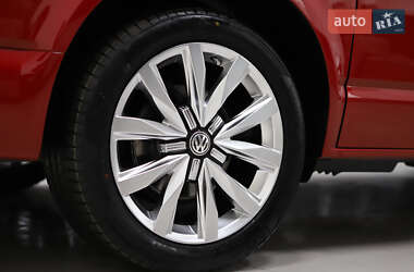 Минивэн Volkswagen Multivan 2020 в 