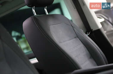 Минивэн Volkswagen Multivan 2020 в 