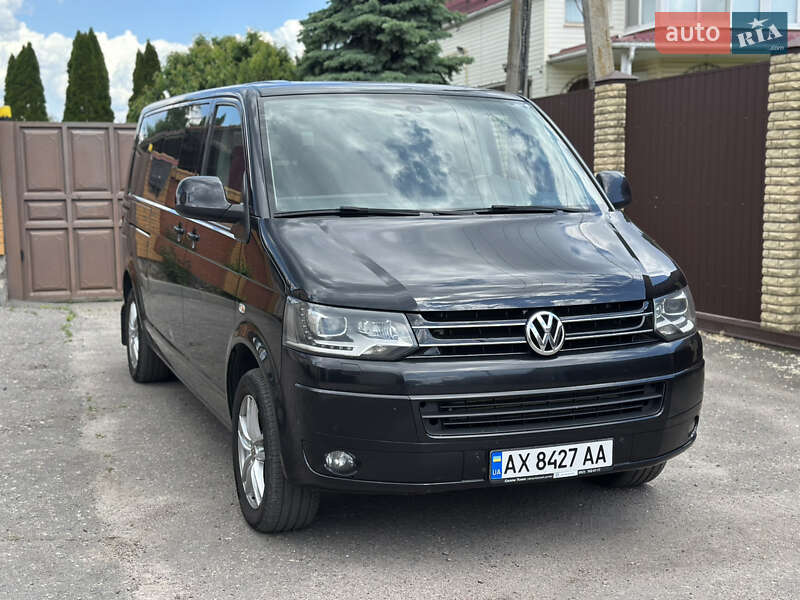 Минивэн Volkswagen Multivan 2015 в 