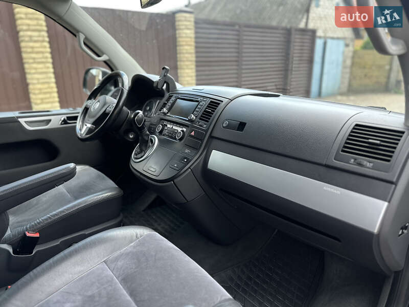 Минивэн Volkswagen Multivan 2015 в Змиеве