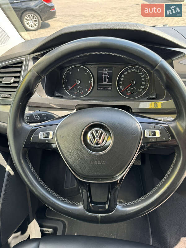 Минивэн Volkswagen Multivan 2018 в Киверцах