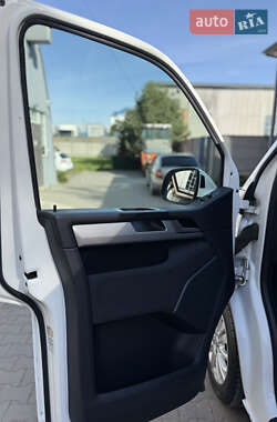 Минивэн Volkswagen Multivan 2016 в 