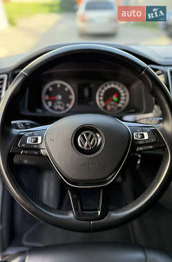 Минивэн Volkswagen Multivan 2016 в 
