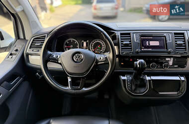 Минивэн Volkswagen Multivan 2016 в 