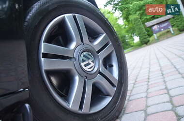 Минивэн Volkswagen Multivan 2008 в 