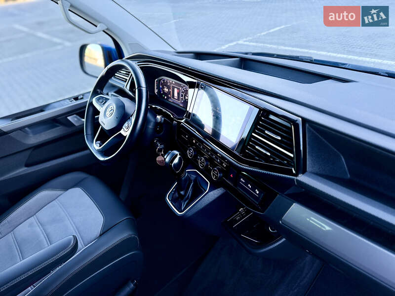 Мінівен Volkswagen Multivan 2020 в Чернівцях